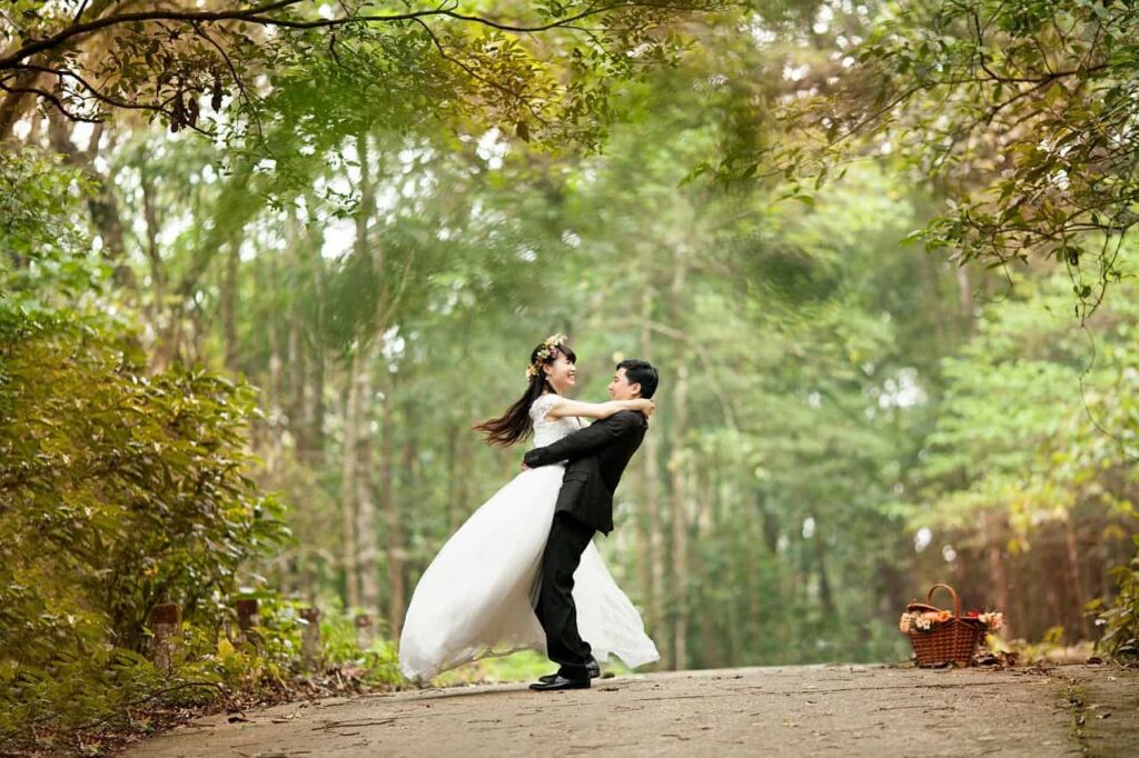 婚活で積極的な女性は嫌われない！アプローチしても大丈夫な理由を解説