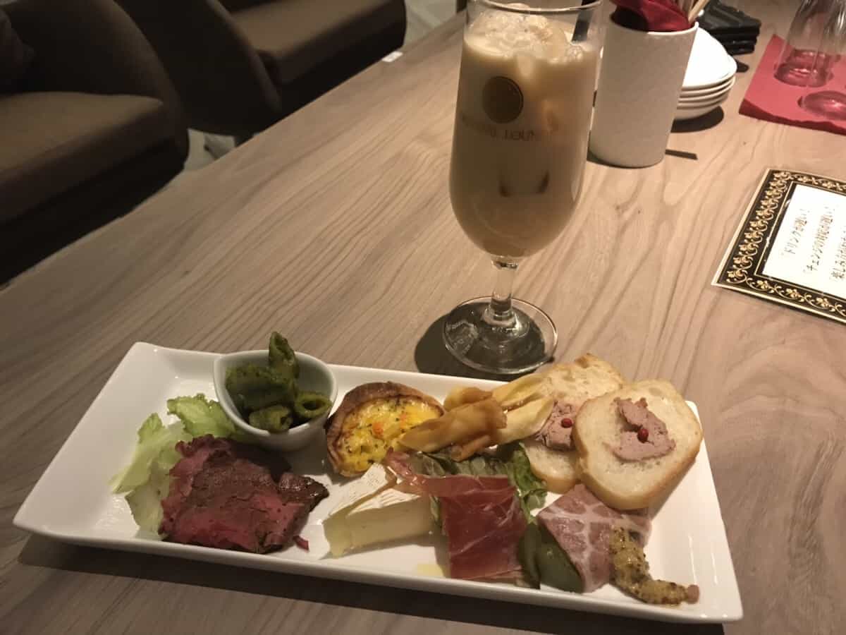 オリエンタルラウンジ茶町店の料理