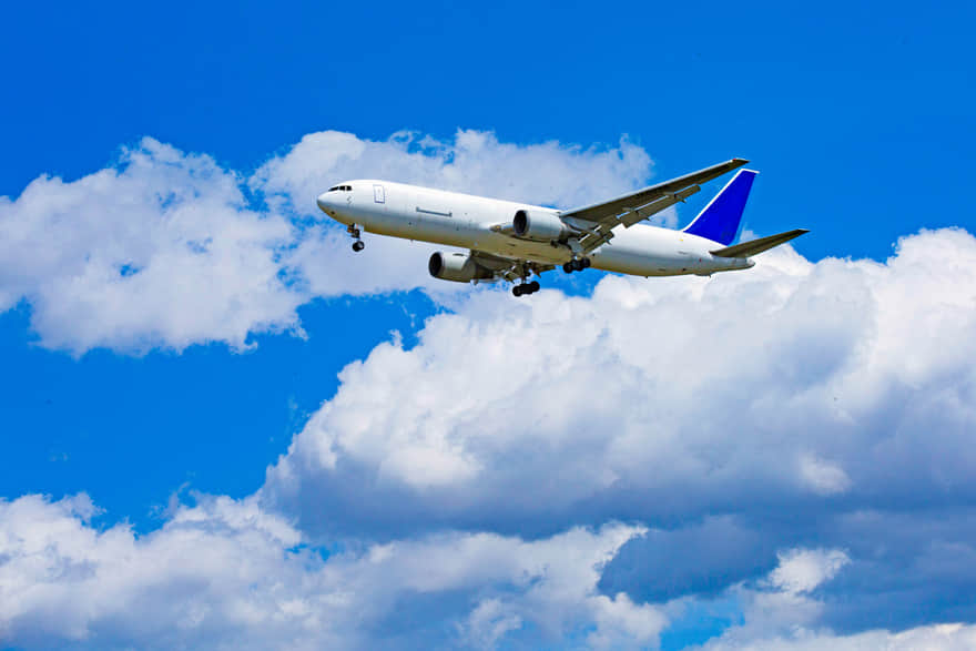 飛行機が落ちる夢は計画の破綻を暗示？心理状況や意味10選