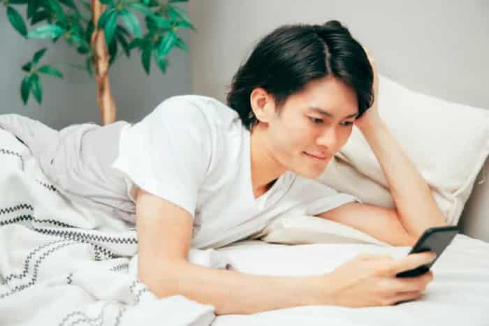 元カノから連絡がきたら慎重に対応をする