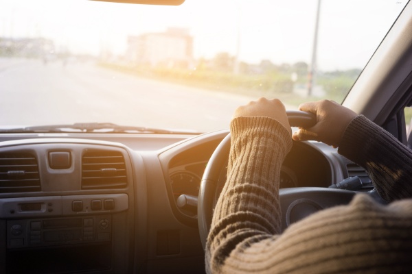 (4)友達が車の運転をする夢