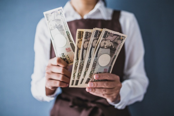 【相手別】お金をもらう夢の意味13選